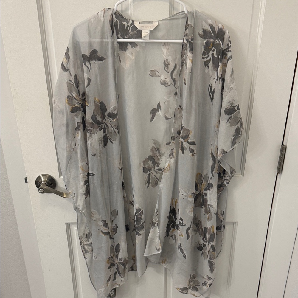 LC Lauren Conrad Sheer Floral Kimono
